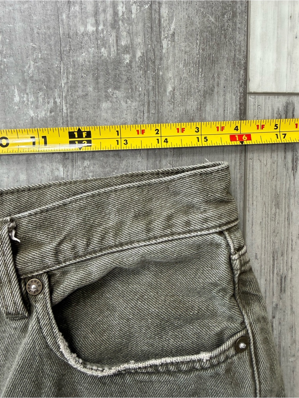 Free People We The Free Sequoia Distressed Denim Shorts Olive Green Size 28 - Picture 13 of 13